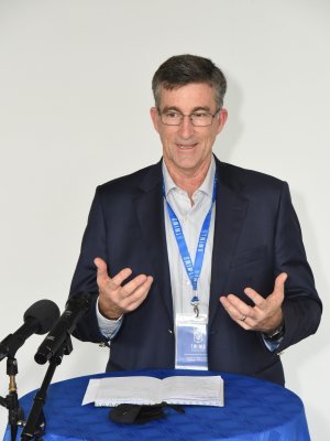 Prof. Justin Barnes
